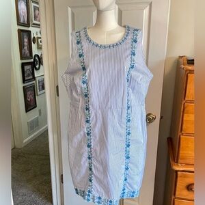 EUC Vineyard Vines Shift type dress Size 18